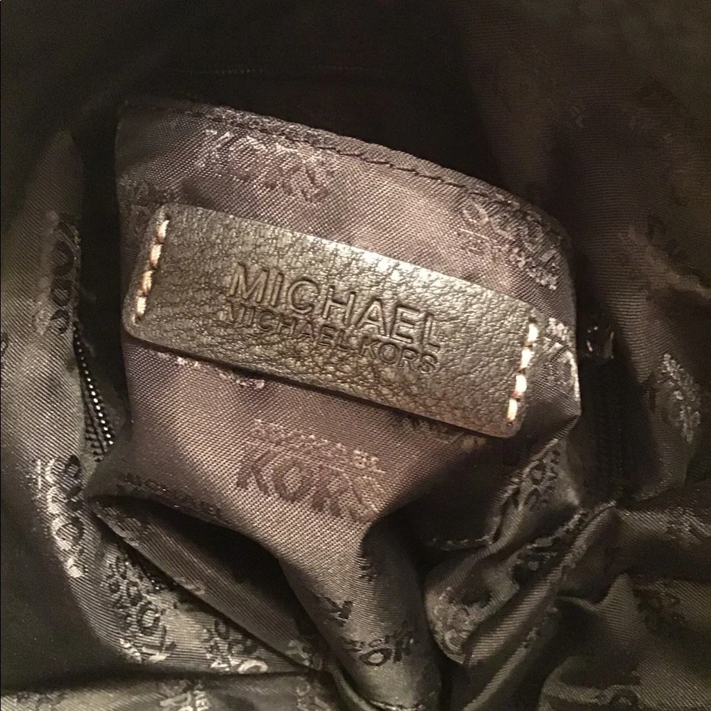 Michael kors black leather shoulder bag